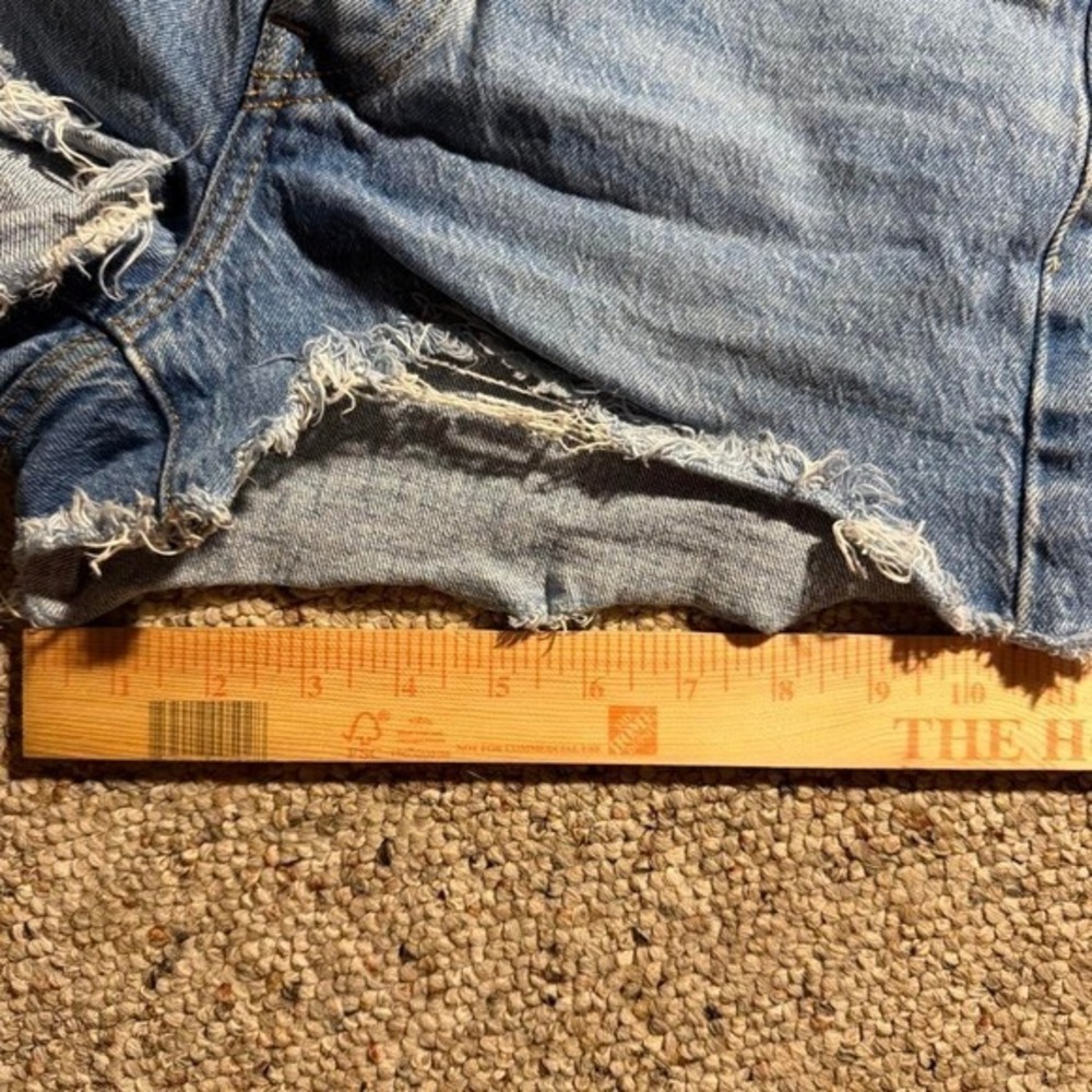 Vintage Levi's 501 XX light wash denim cutoff shorts button fly raw hem - Picture 6 of 6